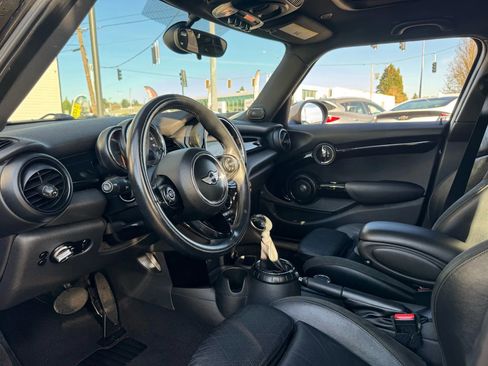Used 2015 MINI Cooper 4-Door Hardtop image 15