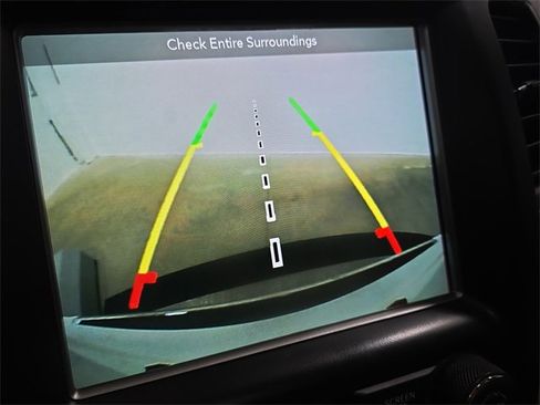 Used 2018 Jeep Grand Cherokee Limited image 23