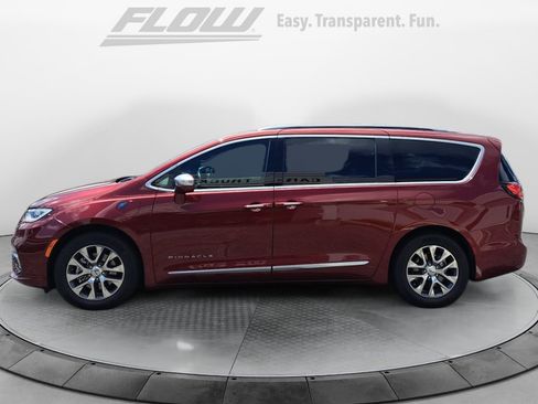 Used 2021 Chrysler Pacifica Pinnacle FWD image 5