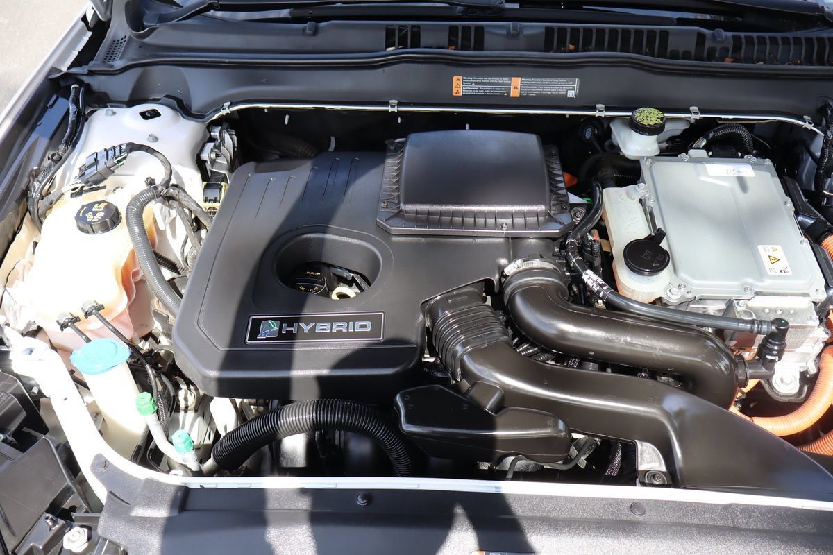 Used 2017 Ford Fusion Titanium FWD image 39