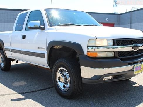 Used 2001 Chevrolet Silverado 2500 LS w/ Off-Road Skid Plate Pkg AWD/4WD image 32