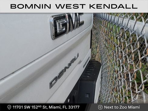 Used 2025 GMC Sierra 2500 Denali Ultimate w/ Max Trailering Package image 3