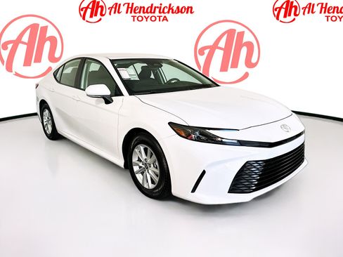 Used 2025 Toyota Camry LE image 1