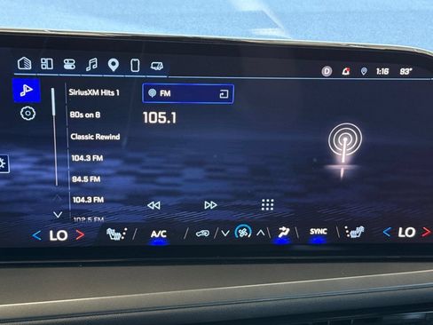 Used 2025 Chevrolet Traverse LT FWD image 30