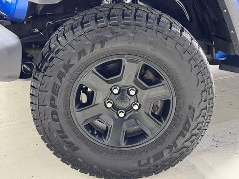 Used 2022 Jeep Gladiator Mojave w/ LED Lighting Group AWD/4WD image 10