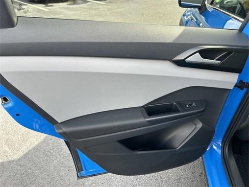 Used 2023 Volkswagen Taos SE image 19