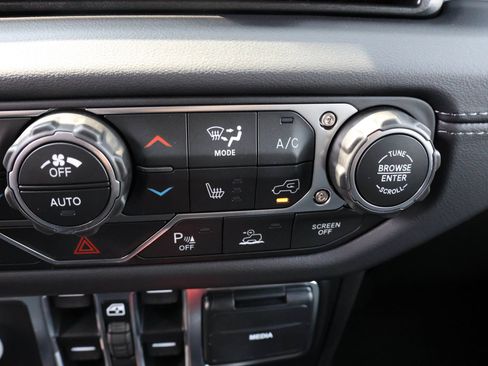 New 2026 Jeep Wrangler Unlimited Sahara AWD/4WD image 20