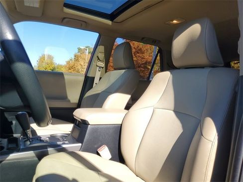 Used 2019 Toyota 4Runner SR5 Premium image 14