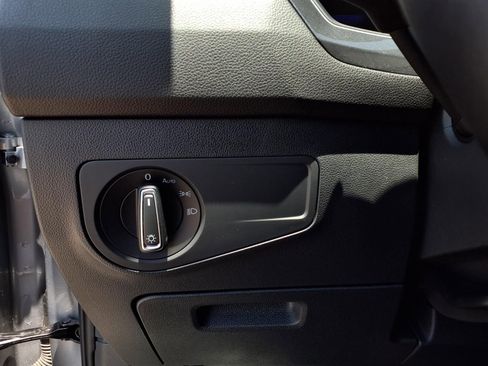 Certified 2024 Volkswagen Tiguan SE w/ Panoramic Sunroof Package FWD image 16