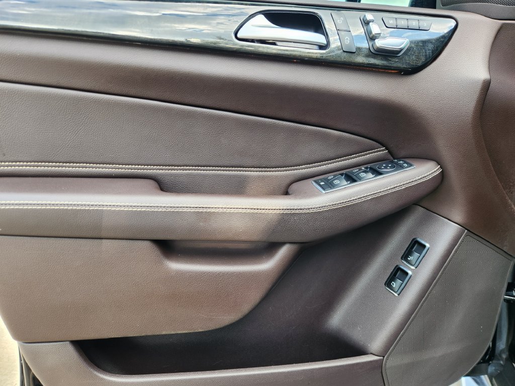 Used 2018 Mercedes-Benz GLS 450 4MATIC image 22