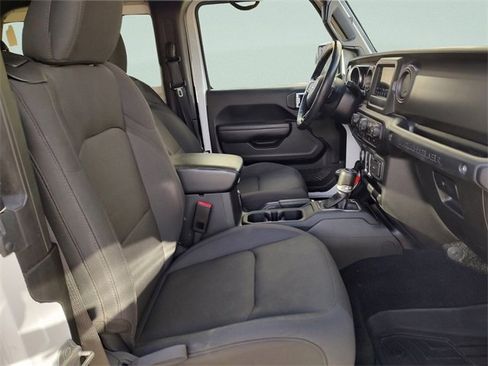 Certified 2022 Jeep Wrangler Sport S image 31