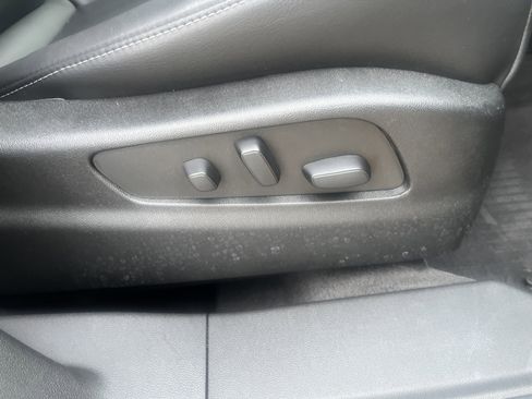 Used 2024 Cadillac XT4 Luxury w/ Cold Weather Package image 17