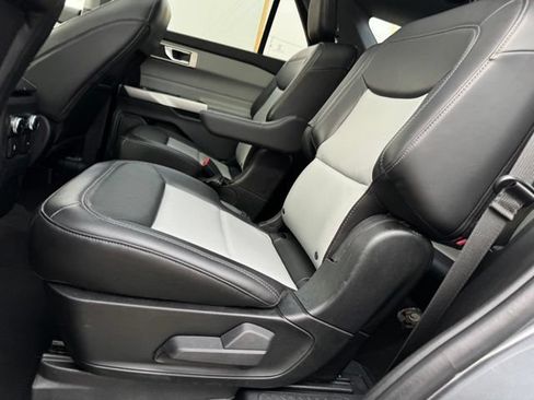 Certified 2023 Ford Explorer XLT w/ Equipment Group 202A AWD/4WD image 9