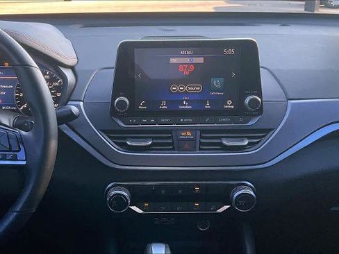 Certified 2024 Nissan Altima 2.5 SR image 7