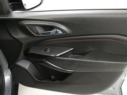 Used 2024 Chevrolet Trax RS w/ Driver Confidence Package FWD image 33