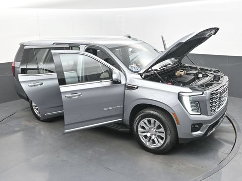 Used 2025 GMC Yukon Denali RWD image 45