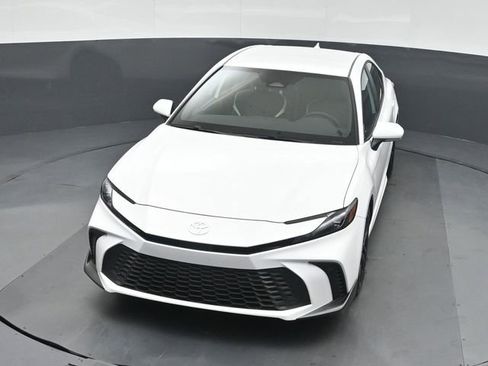 Used 2026 Toyota Camry SE FWD image 36