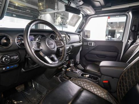 Used 2022 Jeep Wrangler Unlimited Sahara image 4