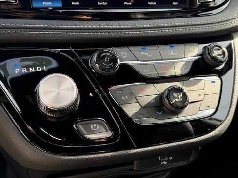 New 2026 Chrysler Pacifica Select w/ S Appearance Package image 20