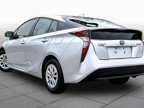 Used 2016 Toyota Prius Two image 12
