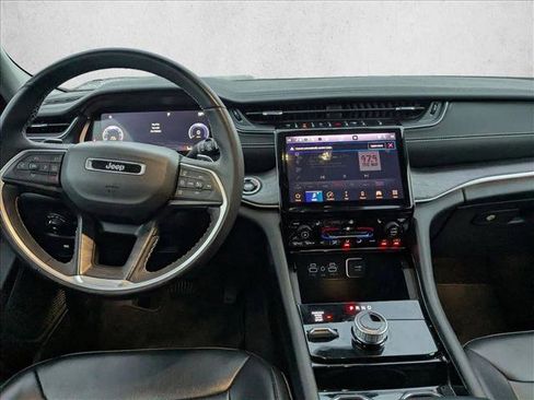 Used 2023 Jeep Grand Cherokee L Limited image 17