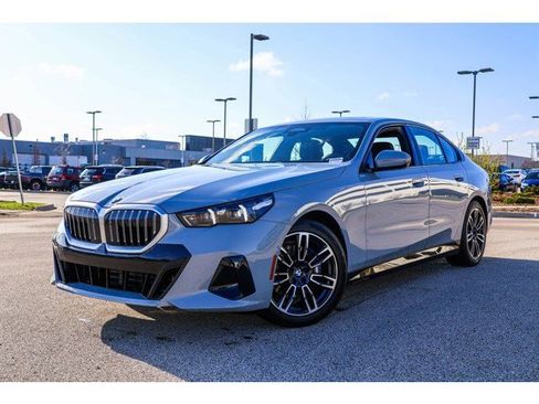 Used 2026 BMW 530i xDrive image 1