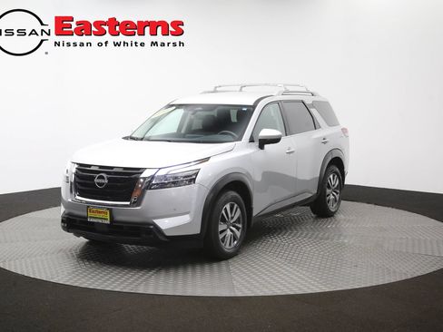Used 2023 Nissan Pathfinder SL AWD/4WD image 56