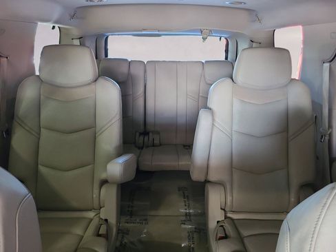 Used 2019 Cadillac Escalade Premium Luxury w/ LPO, Radiant Package AWD/4WD image 18