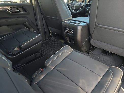 New 2026 GMC Yukon XL Elevation w/ LPO, Floor Liner Package image 11