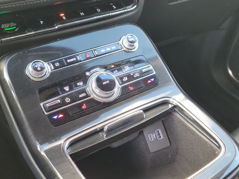 Certified 2025 Lincoln Aviator 2WD image 16