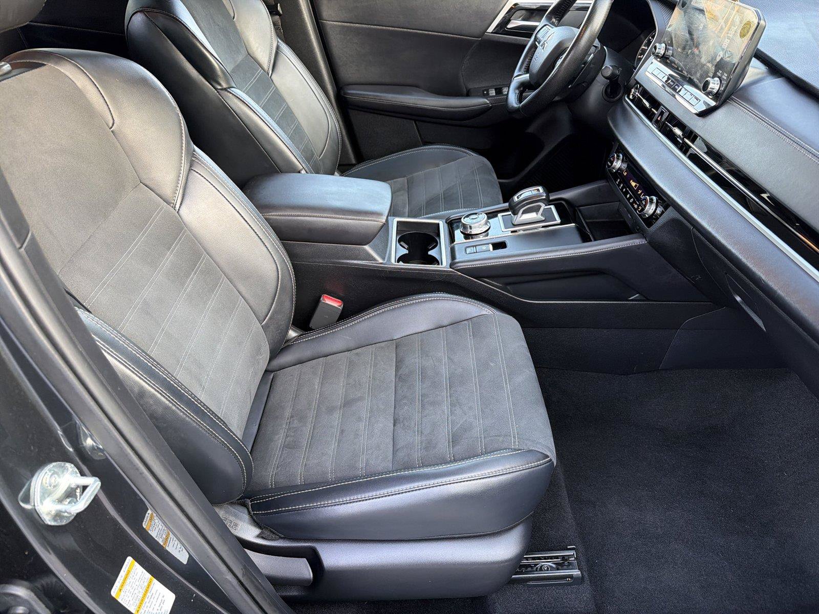 Used 2024 Mitsubishi Outlander SE AWD/4WD image 12