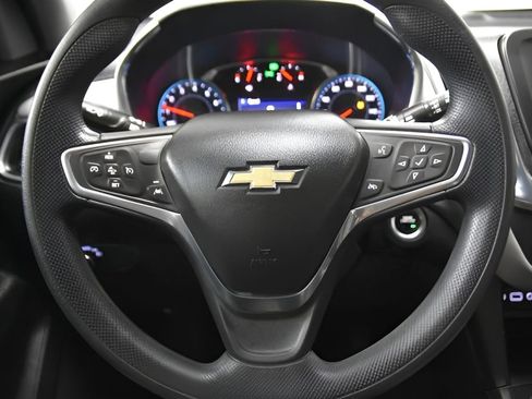 Used 2022 Chevrolet Equinox LS w/ LS Convenience Package FWD image 12
