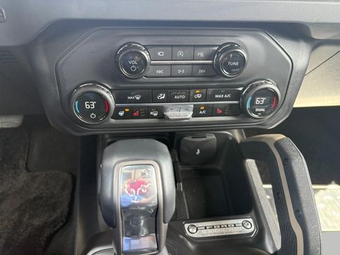 Used 2025 Ford Bronco Badlands AWD/4WD image 22