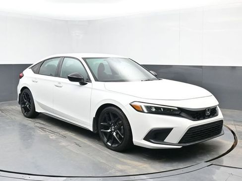 Used 2023 Honda Civic Sport image 2