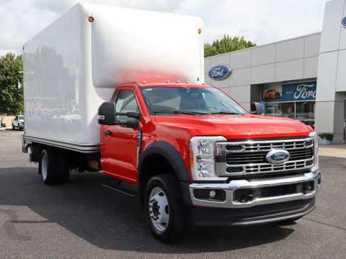 Used 2023 Ford F550 2WD Regular Cab Super Duty w/ XLT Value Package image 2