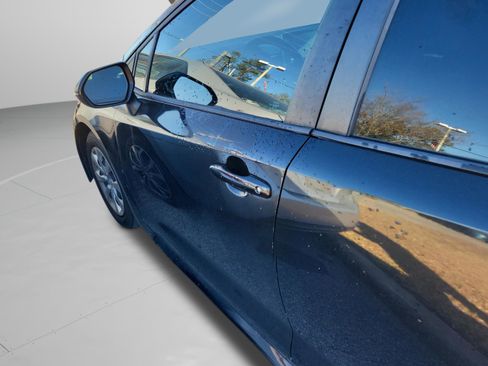 Used 2020 Toyota Corolla LE image 29