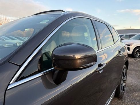 Certified 2023 Volvo XC60 B5 Plus w/ Climate Package image 14