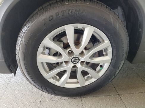 Used 2020 Nissan Rogue SV FWD image 31