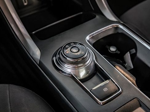 Used 2018 Ford Fusion SE w/ Fusion SE Technology Package image 23