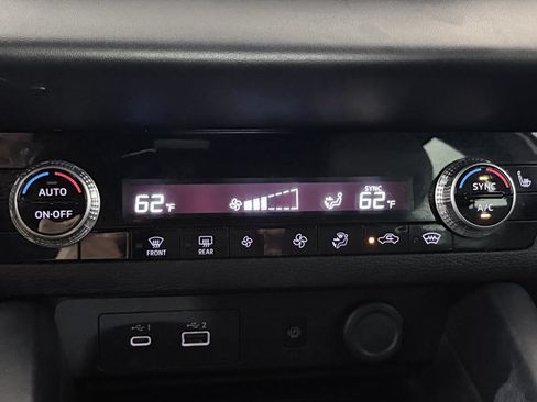 Used 2023 Mitsubishi Outlander ES AWD/4WD image 19