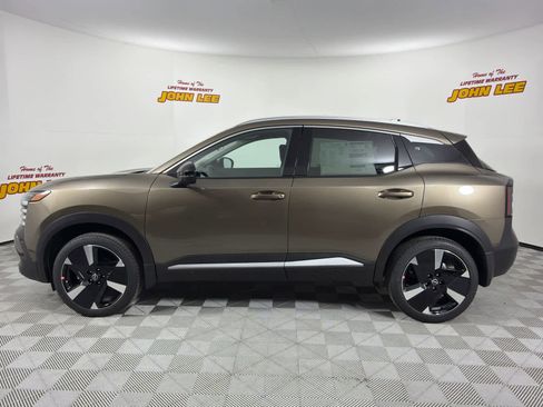 New 2026 Nissan Kicks SR w/ SR Premium Package image 2