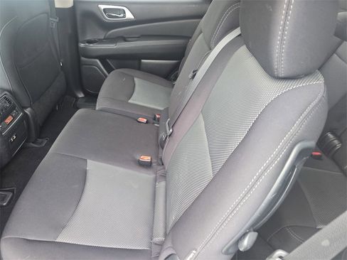 Used 2020 Nissan Pathfinder SV image 12