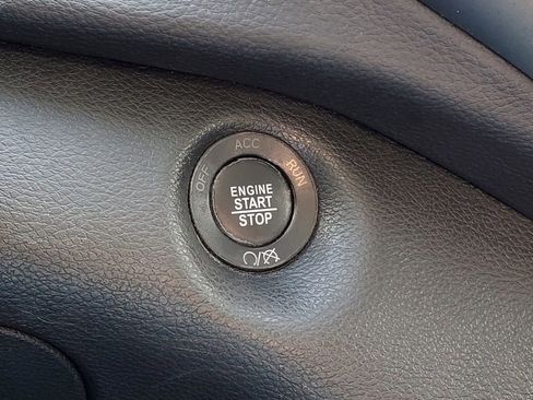 Used 2019 Jeep Cherokee Trailhawk w/ Comfort/Convenience Group image 25