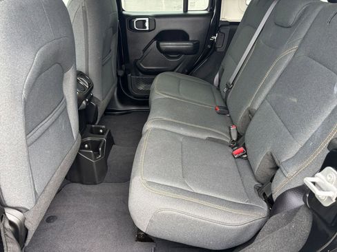 Used 2025 Jeep Wrangler Sport S image 22