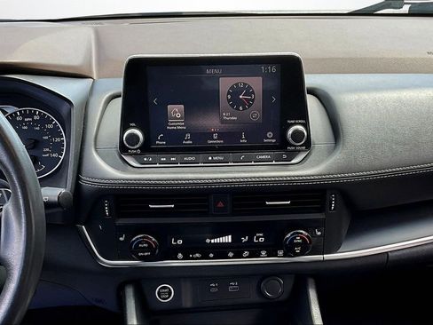 Used 2021 Nissan Rogue S image 9