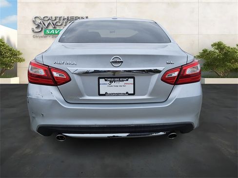 Used 2017 Nissan Altima 2.5 SL w/ Moonroof Package image 4