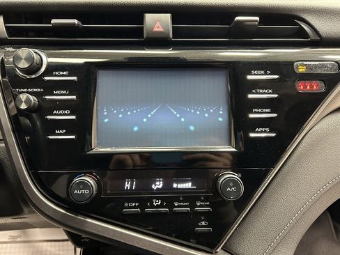 Used 2019 Toyota Camry SE image 15