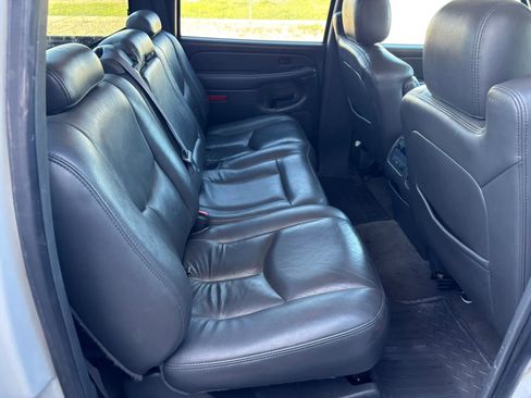 Used 2006 GMC Sierra 2500 SLT w/ Onstar Plus Package image 12