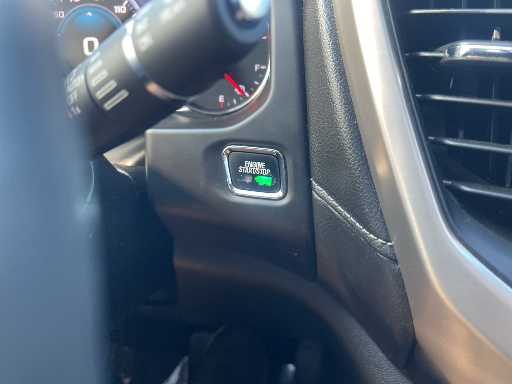 Used 2018 GMC Acadia Denali w/ Technology Package AWD/4WD image 15