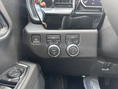 New 2026 GMC Sierra 1500 Elevation image 30